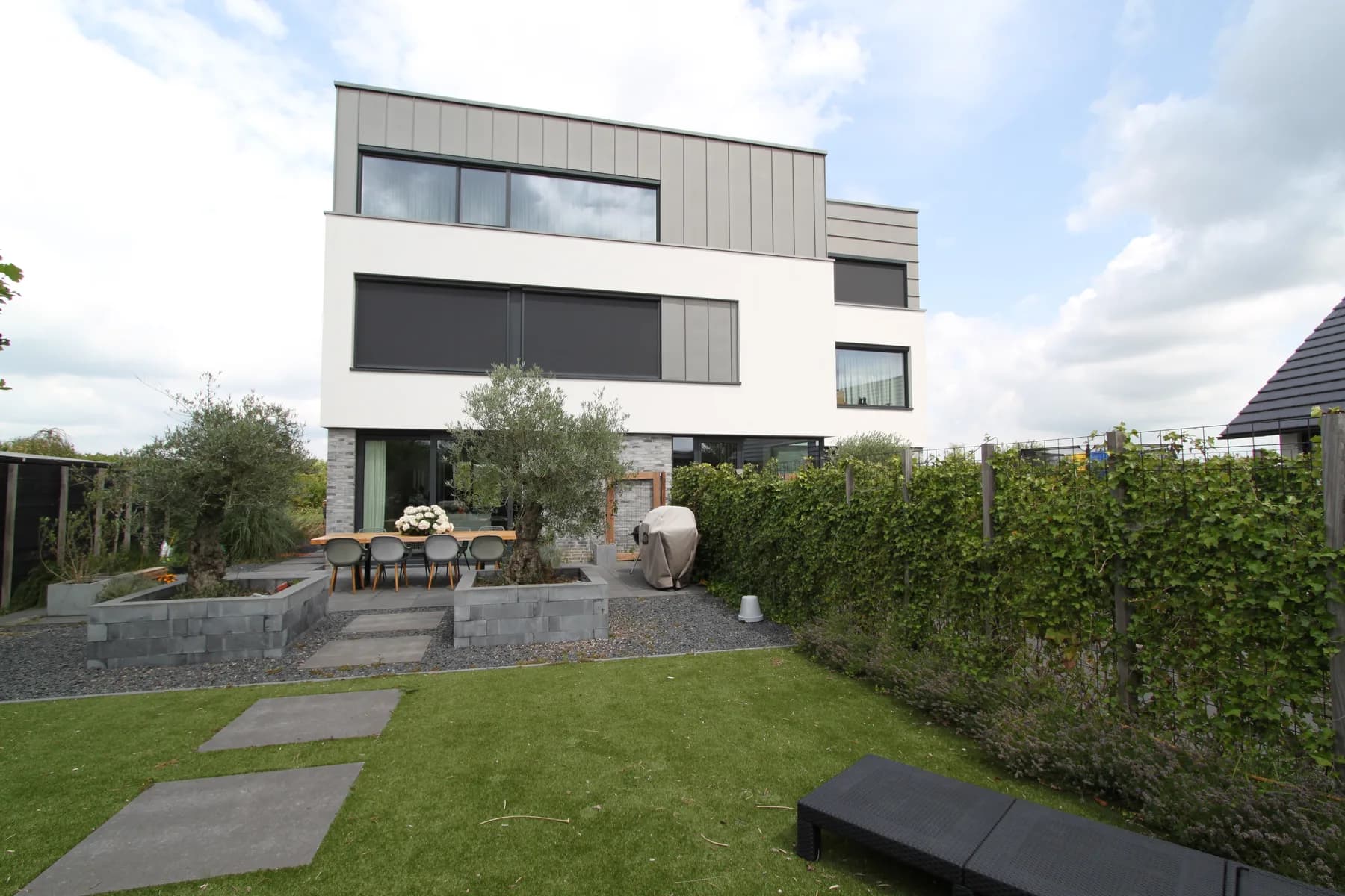 Moderne 3-in-1 woning aan het water aan de Noorderplassen in Almere